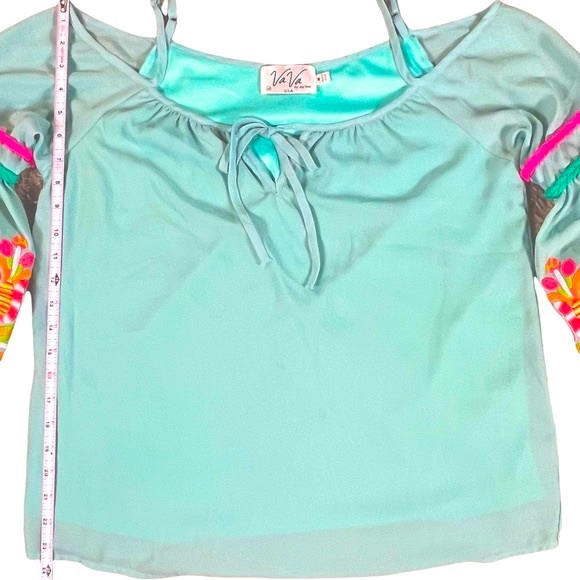 Vava by Joy Han size medium boho hippie cold shoulder floral bell sleeve shirt - Picture 15 of 16